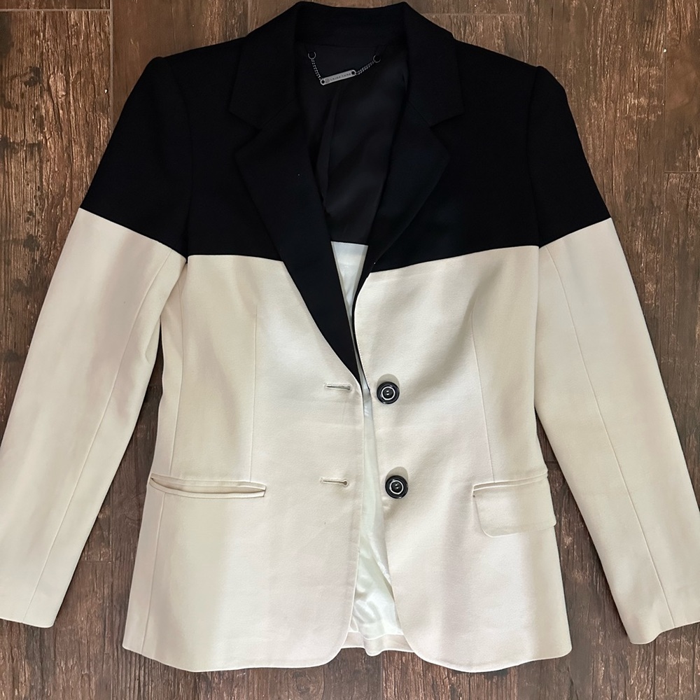 Trina Turk, cream and black fitted blazer. Size 4